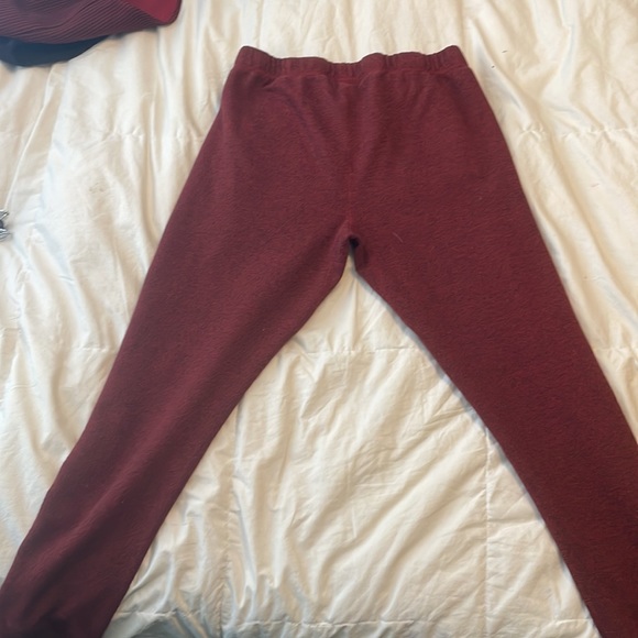 Medium Roots Joggers. Red/Black with 2 zipper pockets. - Picture 4 of 4